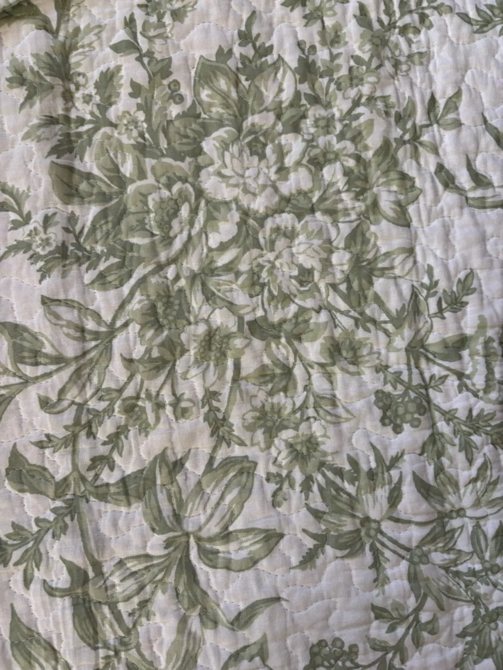 Green Floral Quilt with Matching Sham - Picture 2 of 8